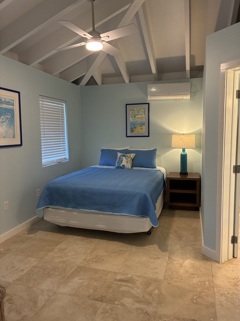 Bird of Paradise queen bedroom