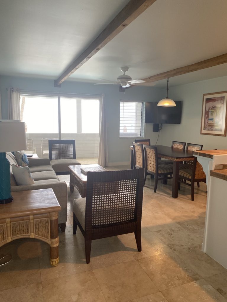 Hibiscus living and dining area